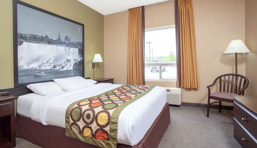 Suite, 1 Schlafzimmer, Nichtraucher (1 Queen and 1 Bunk Bed)