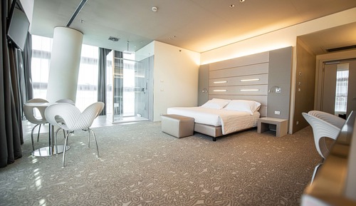Superior-Zimmer, 1 King-Bett, Nichtraucher (Larger Room)