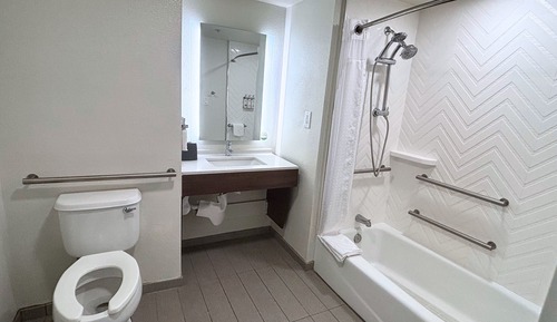 Standardzimmer, 2 Queen-Betten, barrierefrei (Mobility, Accessible Tub)