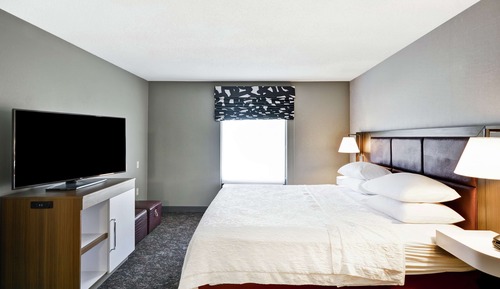 Zimmer, 1 King-Bett, barrierefrei (Hearing)