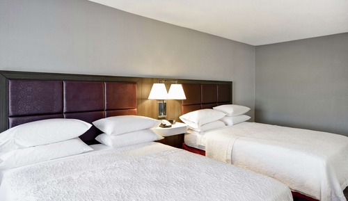 Zimmer, 2 Queen-Betten, barrierefrei (Roll-In Shower)