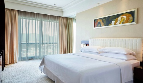 Zimmer, 1 King-Bett, Stadtblick