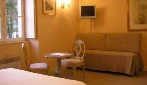 Traditional-Dreibettzimmer