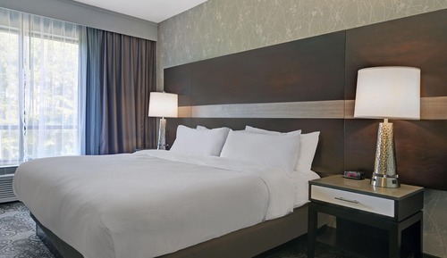 Traditional-Zimmer, 1 King-Bett (Hearing Accessible)