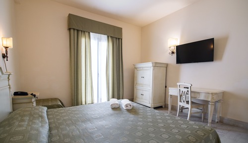 Standard-Doppel- oder -Zweibettzimmer