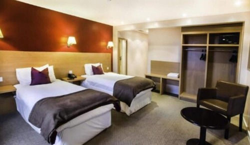 Standard-Dreibettzimmer, Mehrere Betten