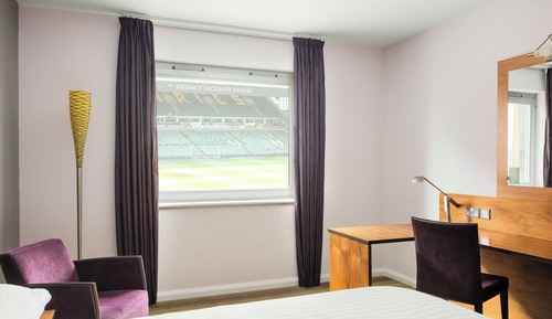 Standardzimmer, 1 King-Bett, Ausblick (Pitch View)