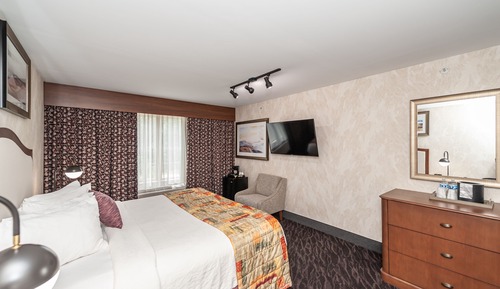 Zimmer, 1 King-Bett, Nichtraucher (Sicilian, Mob/Hear, Roll-In Shwr)