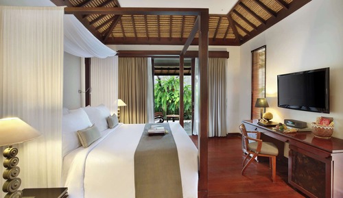 Junior Suite with Daily Cocktails