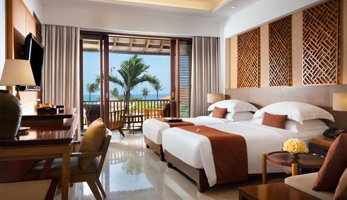 Deluxe Room Twin Bed with Daily Beers