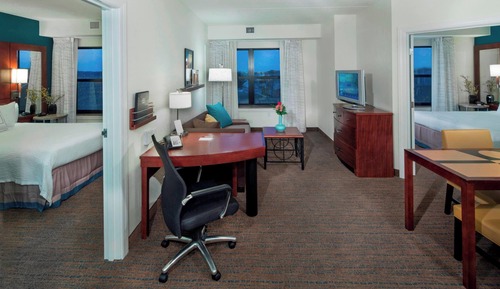 Suite, 1 Doppelbett, Nichtraucher, Küche (Mobility Accessible, Roll-In Shower)