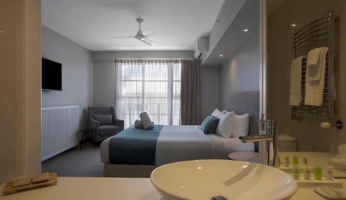 Premium-Studio, 1 Queen-Bett