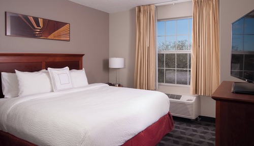 Suite, 2 Schlafzimmer (Mobility Accessible, Roll-In Shower)