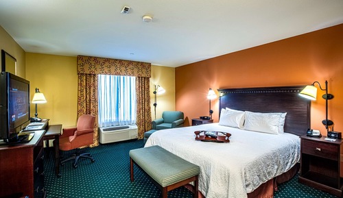 Studio 1 King Roll In Shower Mobility Accessible Non Smoking