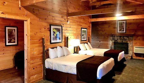 Doppelzimmer, Mehrere Betten, Kamin, Bergblick