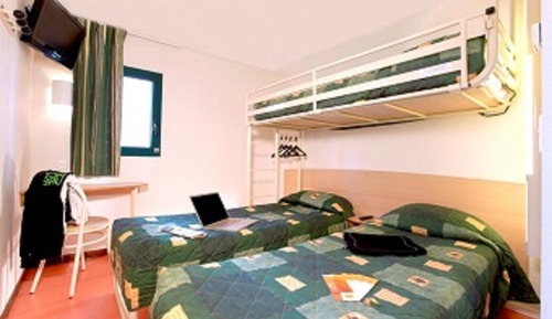 Standardzimmer, Mehrere Betten (1 Double and 1 Single bed)