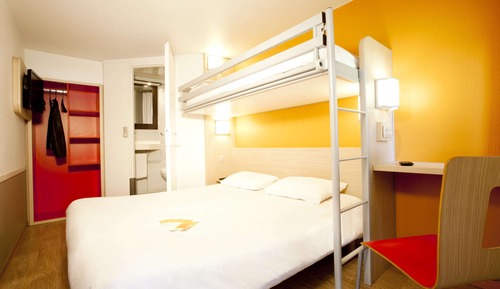 Standardzimmer, Mehrere Betten (1 Double and 1 Single bed)