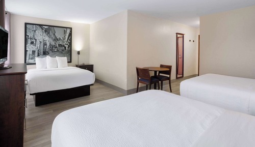Zimmer, Nichtraucher (3 Queen beds)