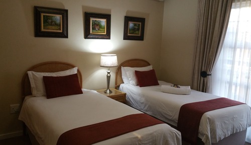 Standardzimmer, 1 Schlafzimmer (Rm 9, Twin beds, garden access)