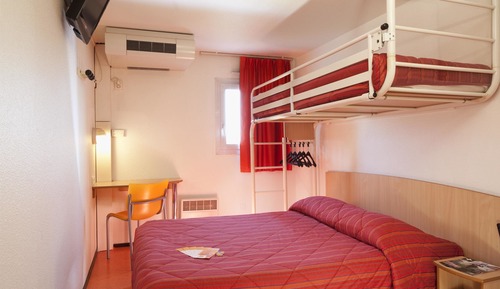 Standardzimmer, Mehrere Betten (1 Double and 1 Single bed)