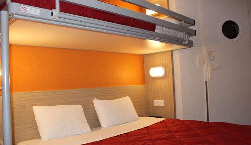 Standardzimmer, Mehrere Betten (1 Double and 1 Single bed)