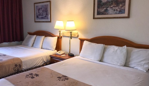 Zimmer, 2 Queen-Betten, Nichtraucher