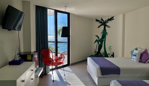 Deluxe Doble Vista Parcial al Mar