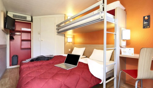 Standardzimmer, Mehrere Betten (1 Double and 1 Single bed)