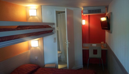 Standardzimmer, Mehrere Betten (1 Double and 1 Single bed)