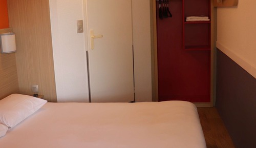 Standardzimmer, Mehrere Betten (1 Double and 1 Single bed)