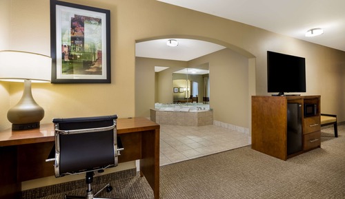 Suite, 1 King-Bett und Schlafsofa, Nichtraucher, Whirlpool (with Sofabed)