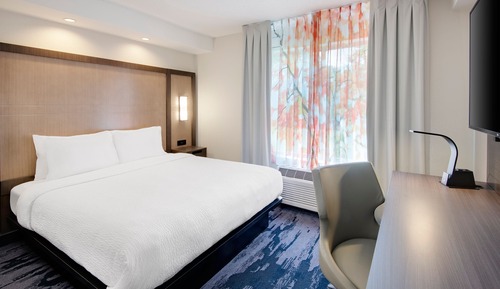 Zimmer, 1 King-Bett, Nichtraucher (Mobility/Hearing Access, Roll-in Shwr)