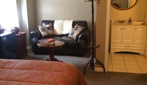Zimmer ( Room #15, King Bed)