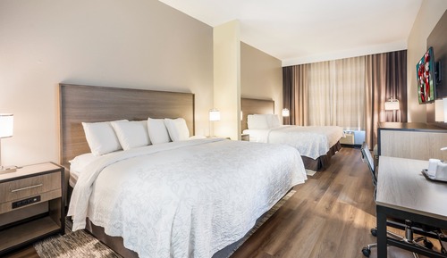 Deluxe-Zimmer (2 King Beds, Smoke Free)