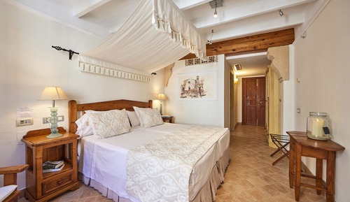 Standard-Doppel- oder -Zweibettzimmer