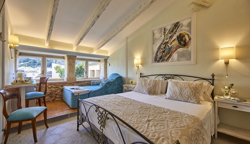 Superior-Doppel- oder -Zweibettzimmer