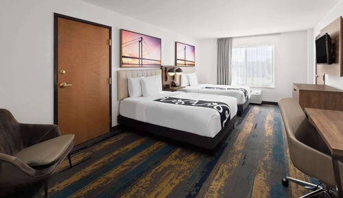 Zimmer, 2 Queen-Betten, barrierefrei, Stadtblick (Mobility/Hearing Impaired Accessible)