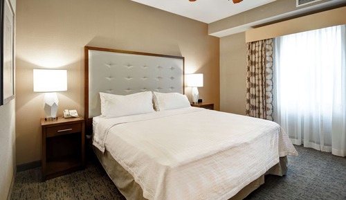 Zimmer, 1 King-Bett, barrierefrei, Badewanne (Mobility & Hearing)