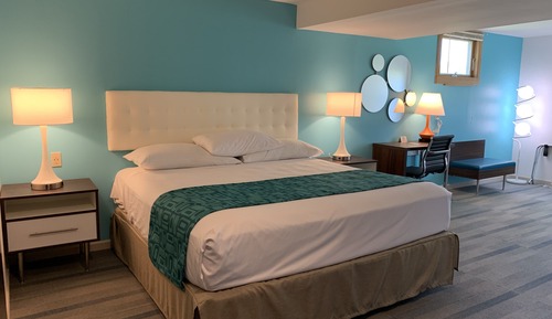 Suite, 1 King-Bett, Kühlschrank und Mikrowelle