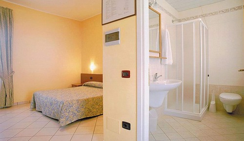 Economy-Dreibettzimmer