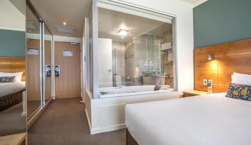 Deluxe-Zimmer, Whirlpool, Flussblick