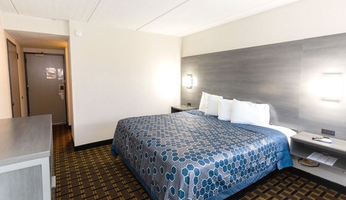 Standardzimmer, 1 King-Bett, Nichtraucher, Kühlschrank und Mikrowelle