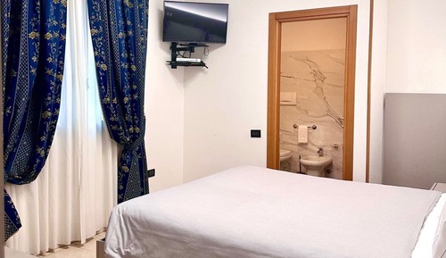 Superior-Doppel- oder -Zweibettzimmer