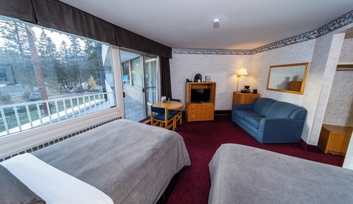 Zimmer, 2 Doppelbetten, Flussblick