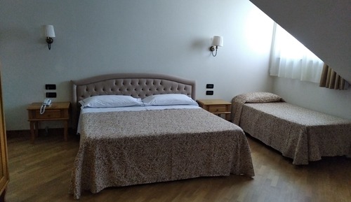 Dreibettzimmer