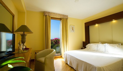 Standard-Doppel- oder -Zweibettzimmer
