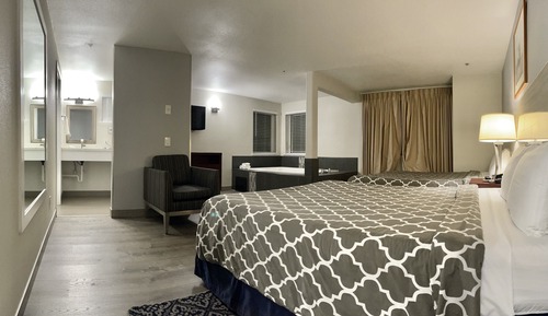 Basic-Doppelzimmer, 2 Queen-Betten, Nichtraucher, Whirlpool