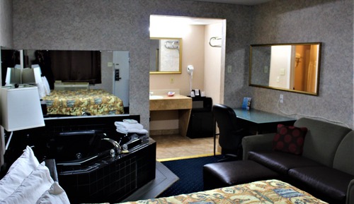 Standard-Suite, 1 King-Bett, Whirlpool (Smoking)