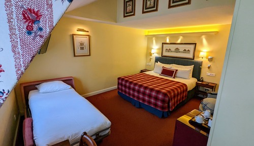 Dreibettzimmer