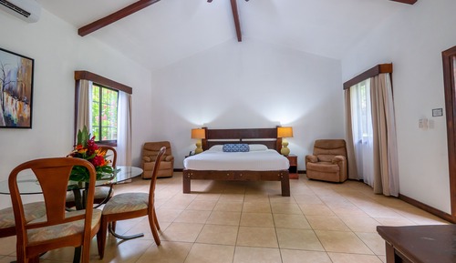 Deluxe-Suite, 1 King-Bett, Badewanne, Gartenblick